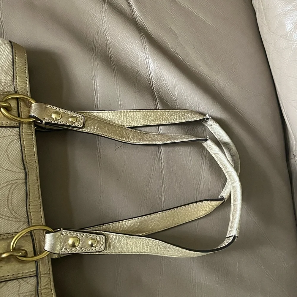 - Authentic Coach Signature Penelope Linen Tote/Purse.